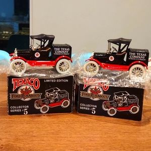 Texaco 1918 Ford Runabout Coin Bank Set of 2